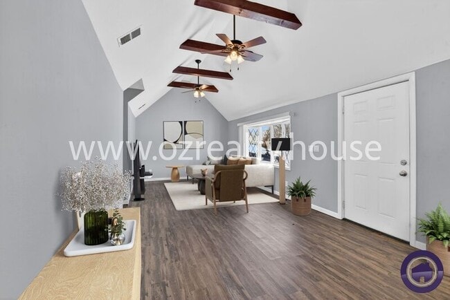 Building Photo - 307 Venice Dr