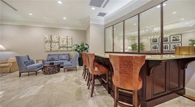 Building Photo - 800 N Tamiami Trl