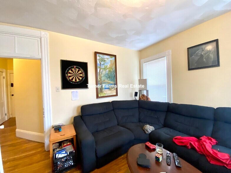 Building Photo - 59 Cedar St