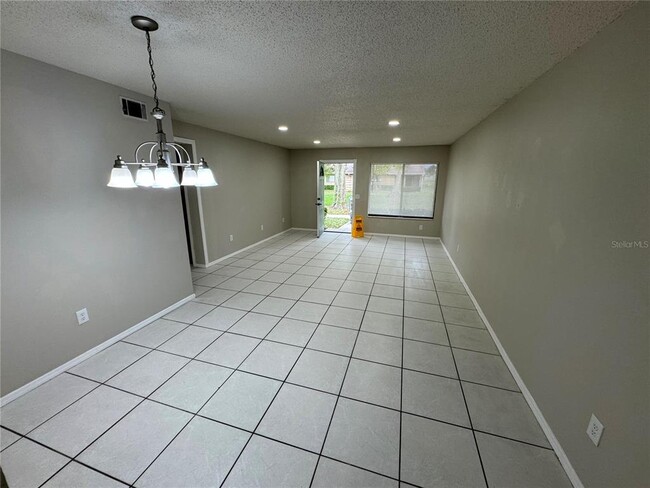 Building Photo - 725 Northlake Blvd