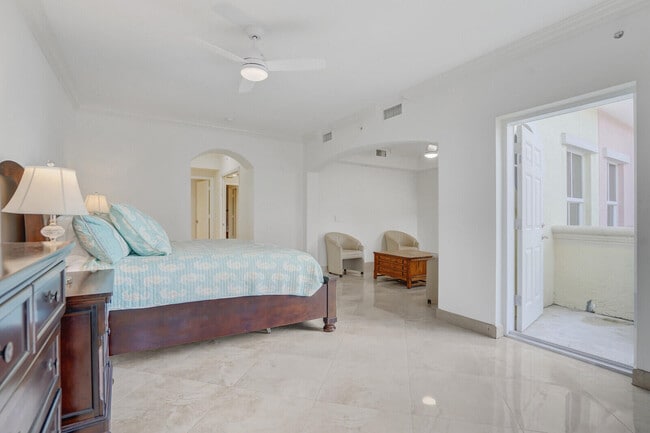 Building Photo - 2051 SE 3rd St