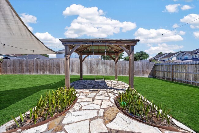Building Photo - 18211 Doral Rock Ct
