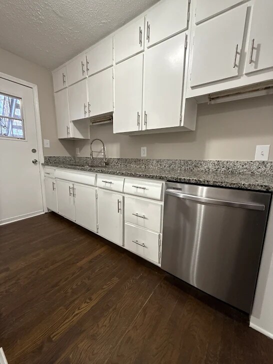 Building Photo - 135 E Hill St