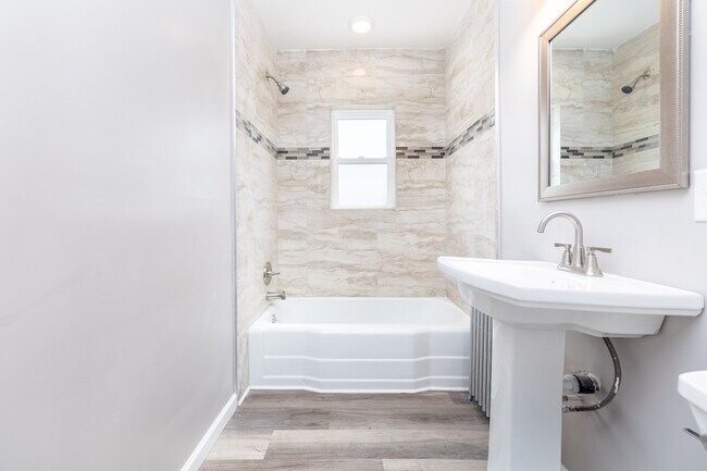 Building Photo - 81 Main St