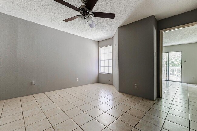 Building Photo - 2750 Holly Hall St