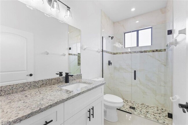 Building Photo - 1715 W 12th St