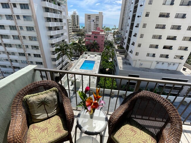 Building Photo - 2440 Kuhio Ave