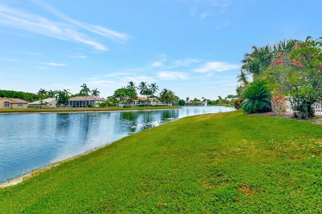 Building Photo - 19314 King Palm Ct