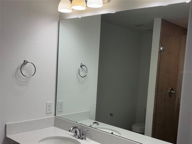 Building Photo - 775 Longboat Dr