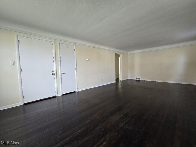 Building Photo - 2314 Westmoor Rd