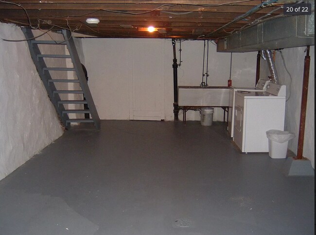 Building Photo - 3 Bed 1.5 Bath- Southside Pittsburgh PA