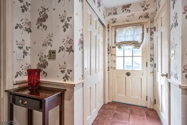 Building Photo - 612 High Mountain Rd