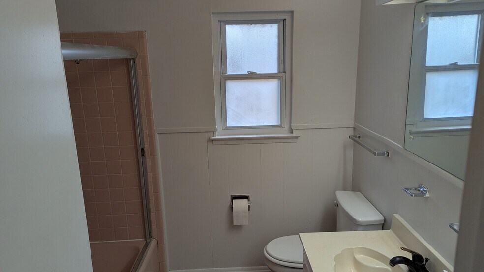 Building Photo - 3215 Quakertown Dr