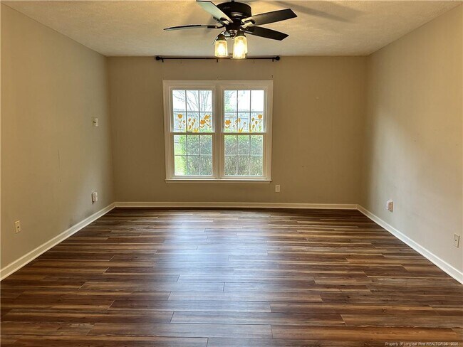 Building Photo - 2940 Amelia Dr