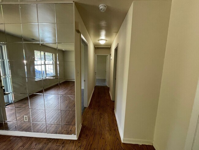 Building Photo - 9237 Lost Forest Dr