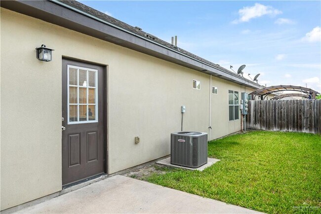 Building Photo - 1205 Bodark Dr