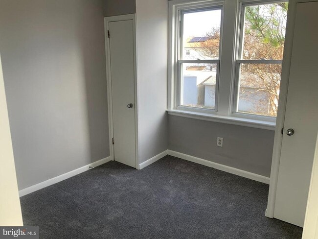 Building Photo - 254 Cedar Ave