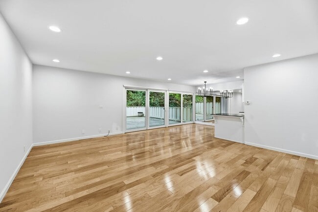 Building Photo - Elegantly Updated Apartment for Rent in Orinda