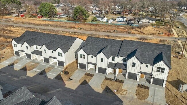 Building Photo - 1700 Cuppett Cir