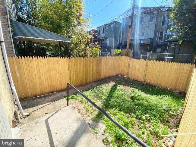 Building Photo - 3015 Rayner Ave