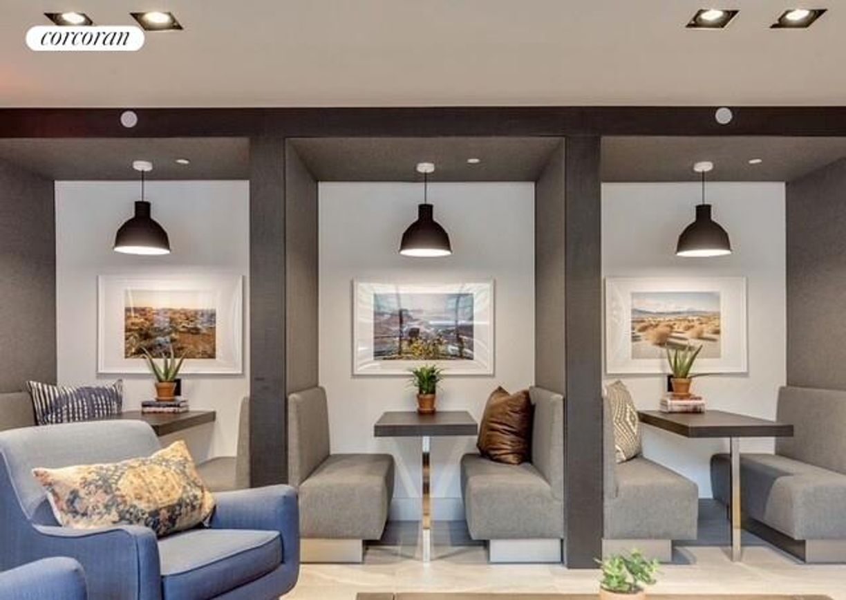 Building Photo - 595 Baltic St