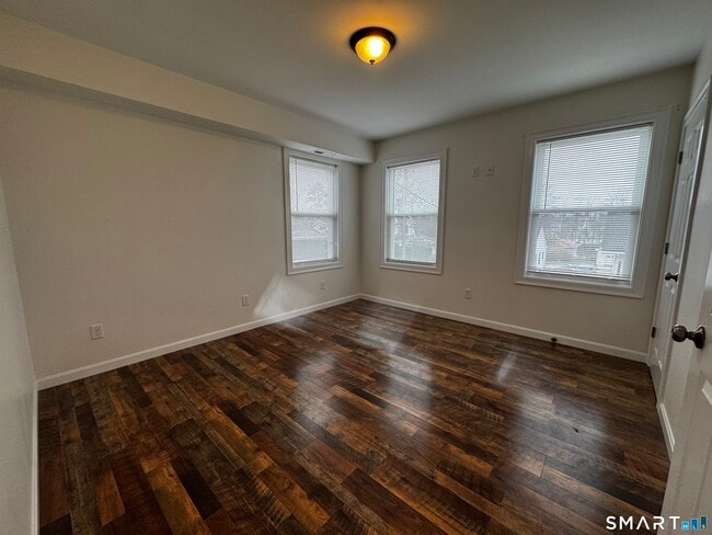 Building Photo - 25 Lester Ave