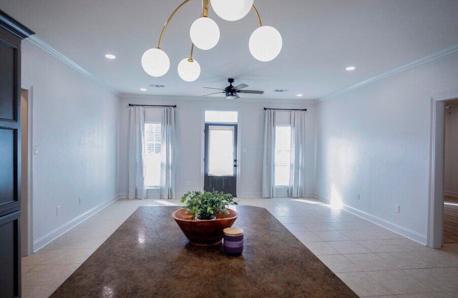 Split Floor Plan with Primary bed on one side and two additional bedrooms on the other - 11284 Shelly St