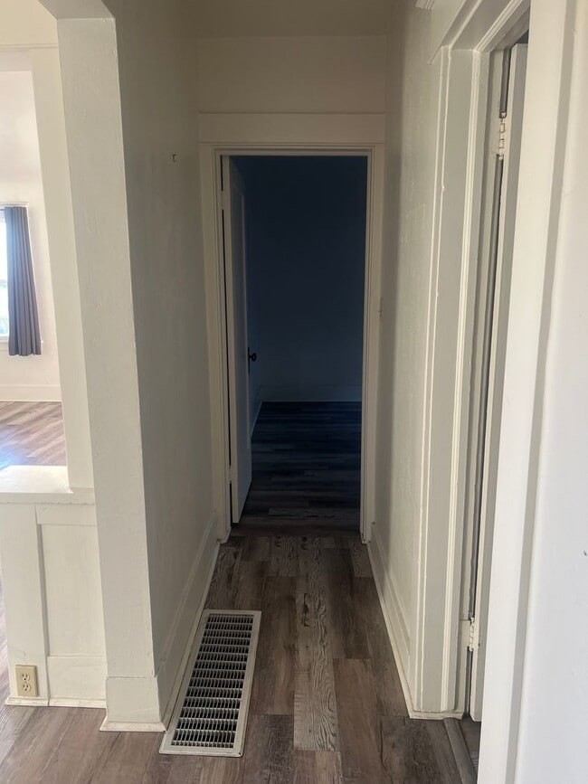 Building Photo - Charming 2 bed 1 bath close to UNR