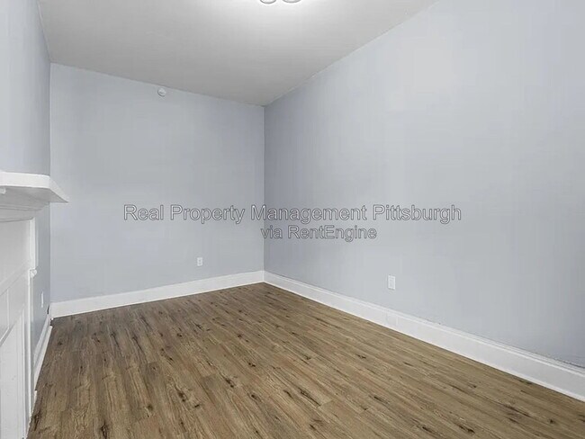 Building Photo - 2721 Cobden St