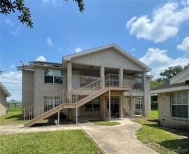 Building Photo - 1006 Lilia Dr