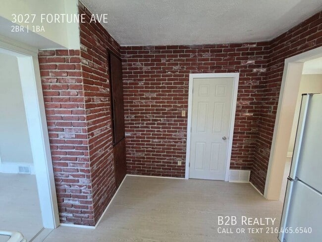 Building Photo - 3027 Fortune Ave