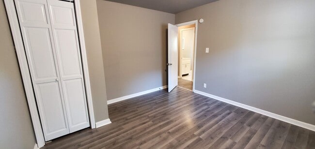 Building Photo - Large Ranch Home with Garage - Section 8 A...