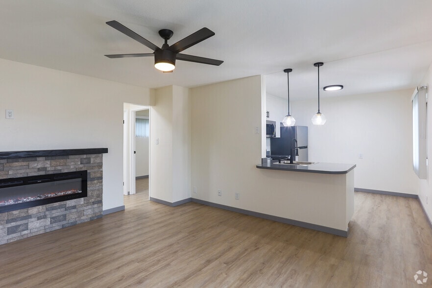 Primary Photo - Plum Street Garden Apartments