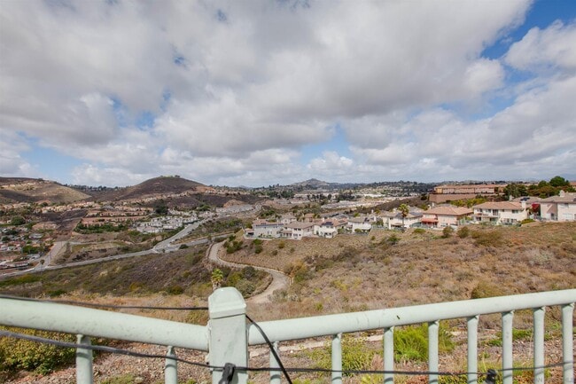 Building Photo - 10394 Valley Waters Dr