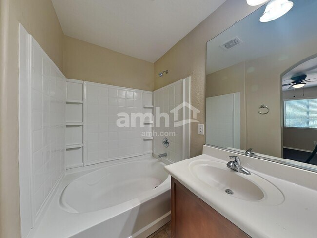 Building Photo - 14241 W Port Royale Ln