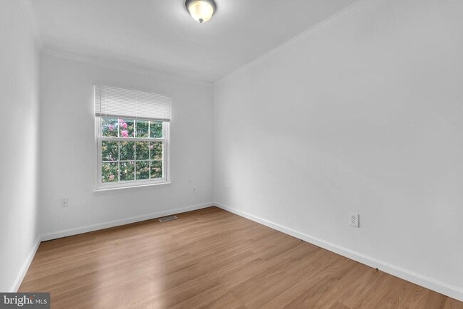 Building Photo - 90 Adams Dr NE