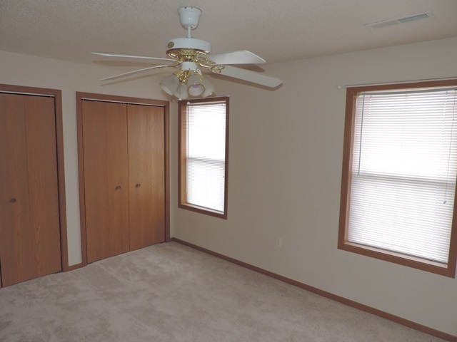 Building Photo - $1,450 | 2 Bedroom, 2.5 Bathroom Town Home...