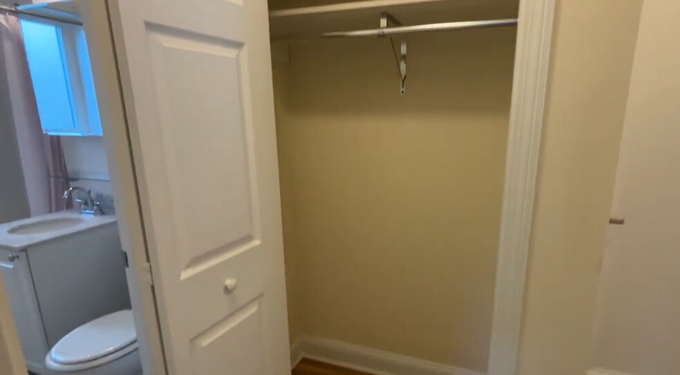 Building Photo - 105 Longwood Ave