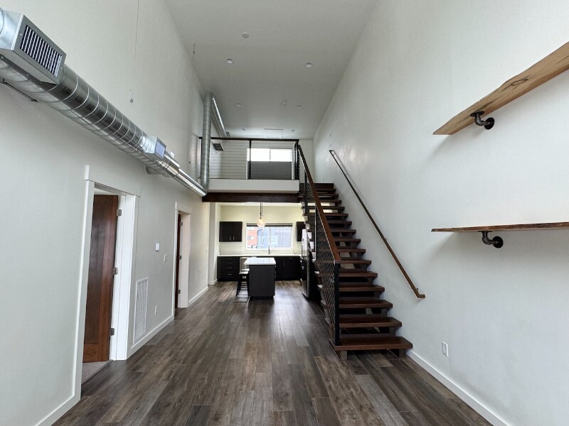 Building Photo - 21 Hickory Loop