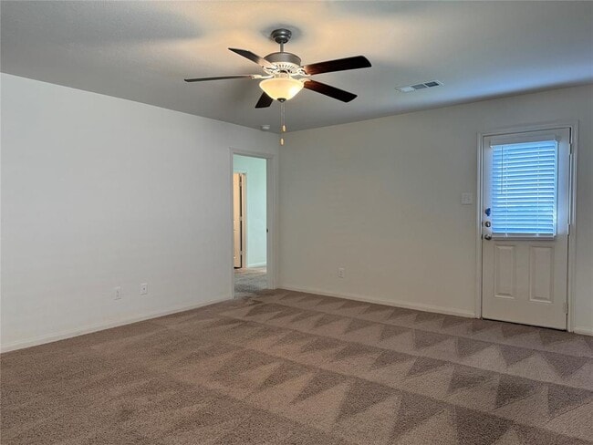 Building Photo - 313 Cres Park Dr
