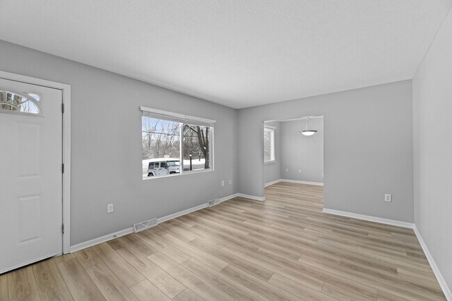 Building Photo - Community Park &amp; Midgard 3671