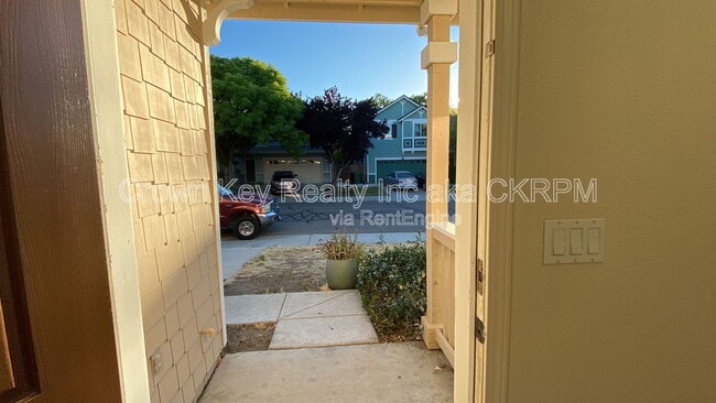Building Photo - 4092 Memoir Ave