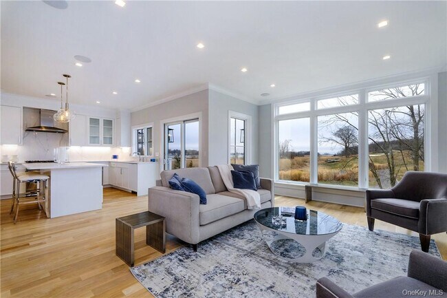 Building Photo - 184 Soundview Ave