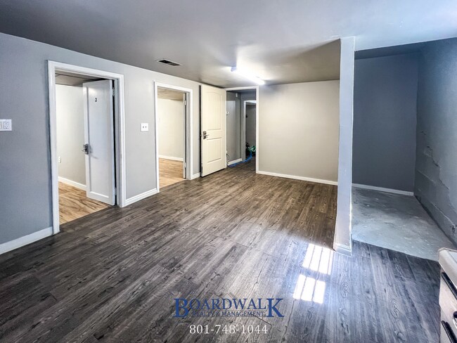 Building Photo - 1748 S Main St