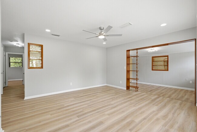 Building Photo - 8043 Joffre Dr