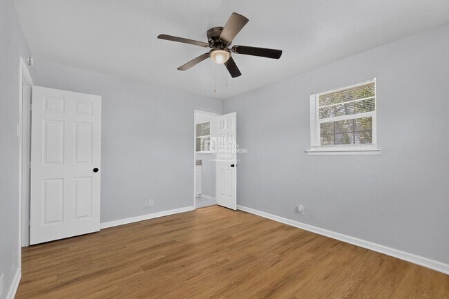 Building Photo - 1809 W Sanford St