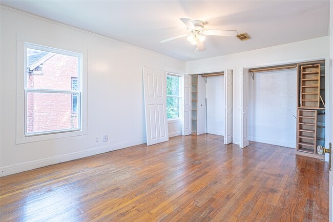 Building Photo - 3210 Oakdale St