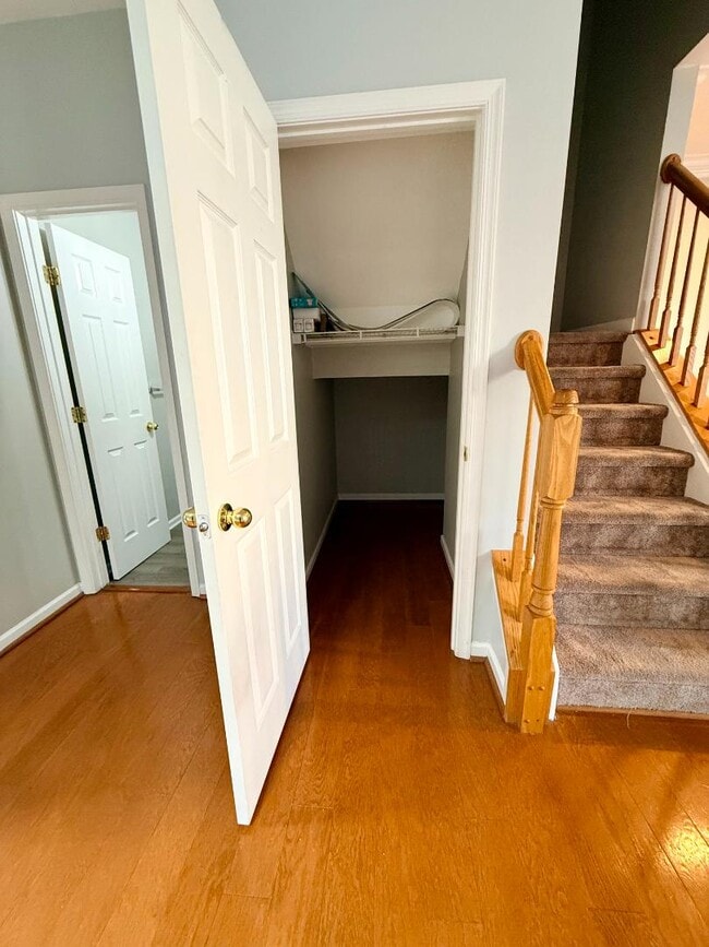 Building Photo - 838 Lowe Rd