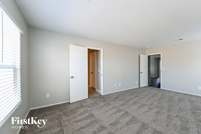 Building Photo - 7425 Aardvark Walks St