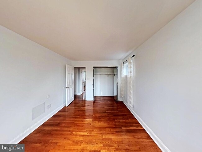 Building Photo - 1012 Loxford Terrace